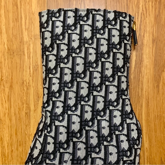 NWB Di0R (Inspired) Heeled Logo Booties *Size 40/8.5 - Picture 9 of 16